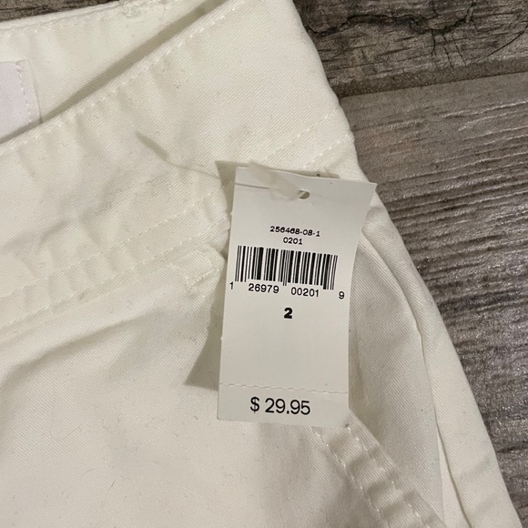 ❤️ GAP WHITE CITY SHORT SIZE 2 new - Picture 4 of 6